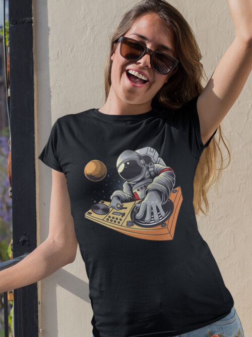 Дамска тениска Space DJ